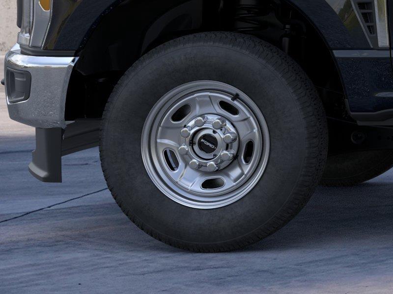 Vehicle photo 19