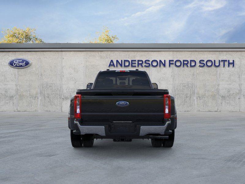 Vehicle photo 5