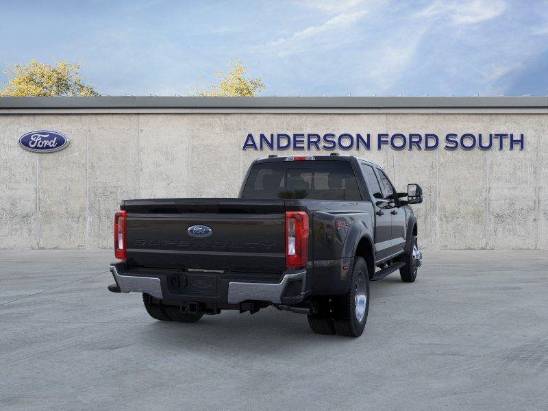 Vehicle photo 8