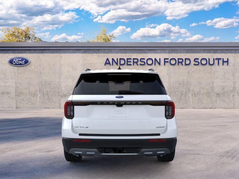 Vehicle photo 5