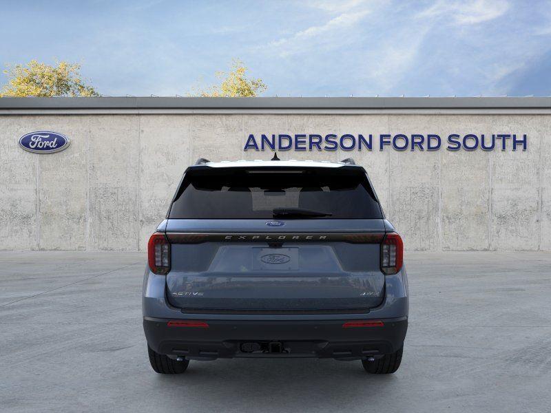 Vehicle photo 5