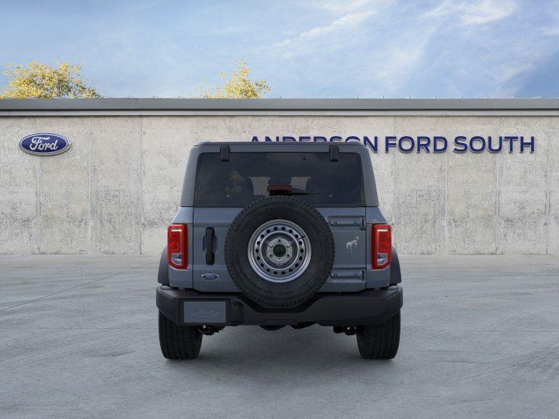 Vehicle photo 5