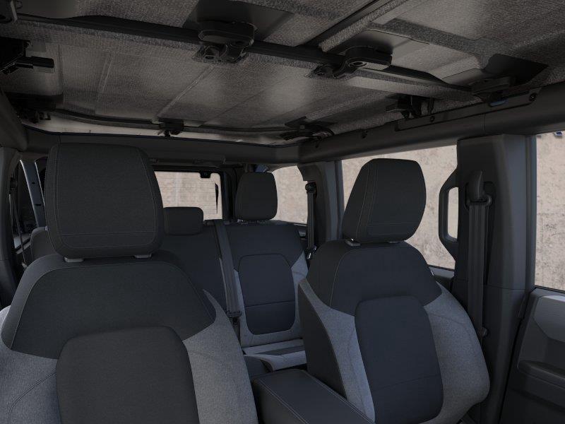 Vehicle photo 12