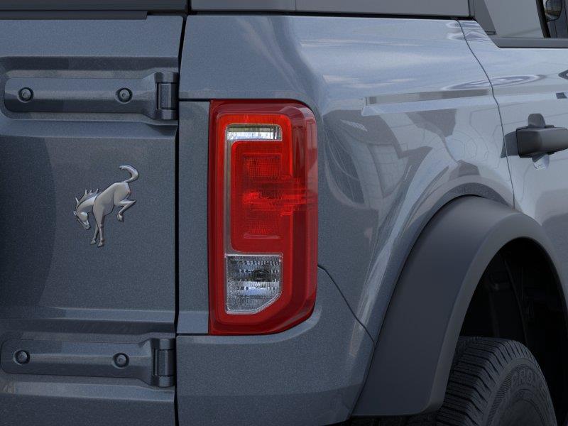 Vehicle photo 23