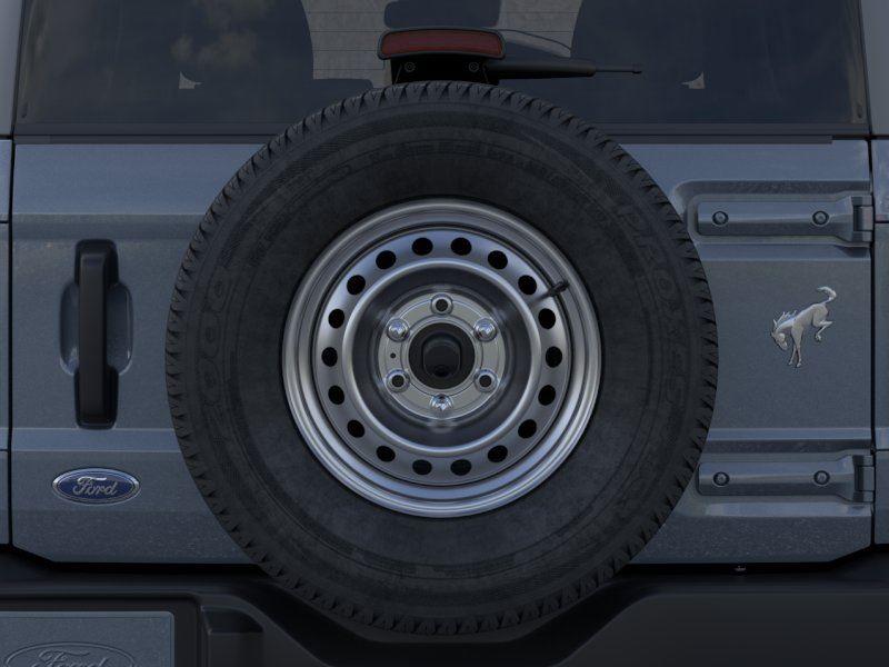 Vehicle photo 24