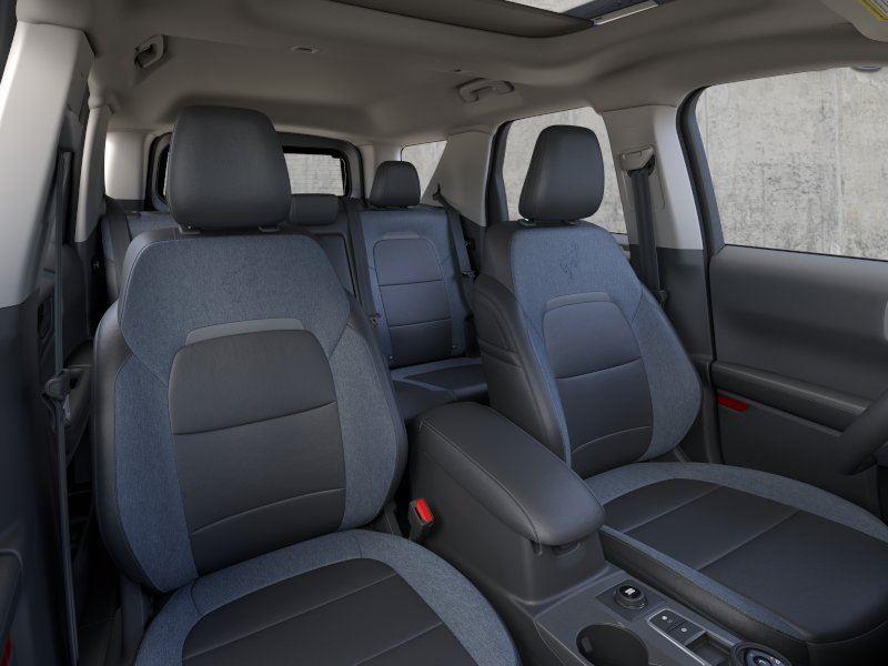 Vehicle photo 10
