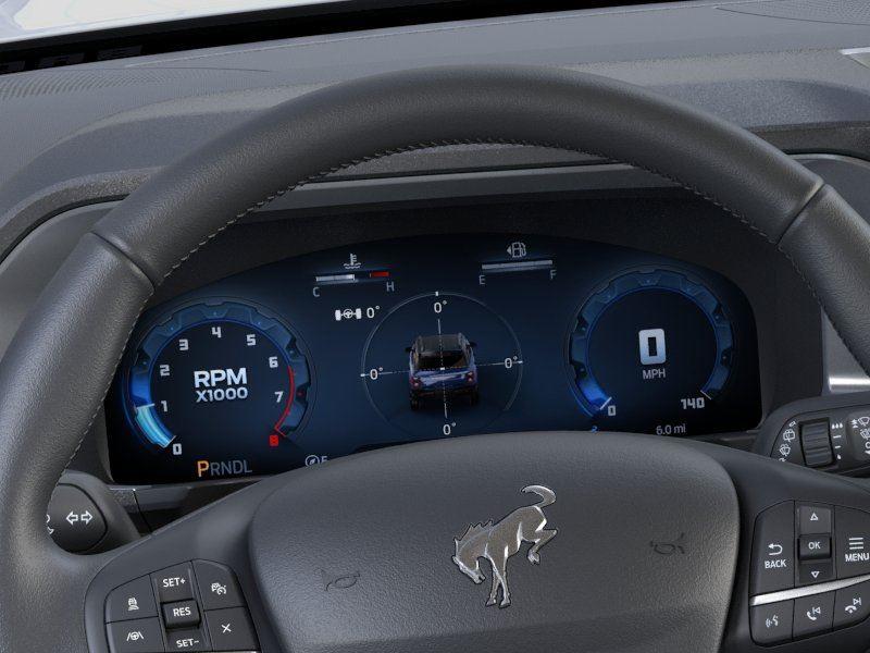 Vehicle photo 13