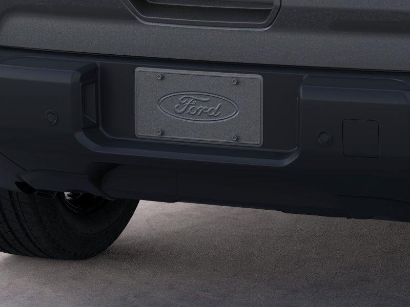 Vehicle photo 23