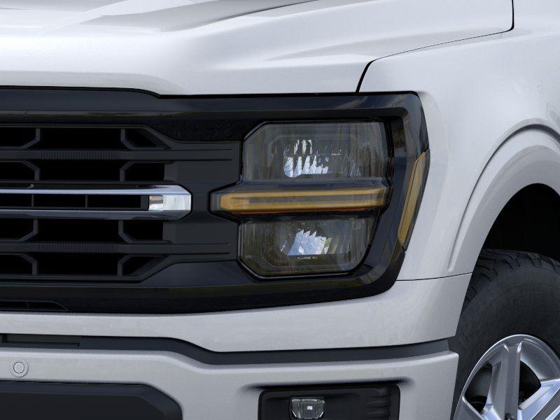 Vehicle photo 18