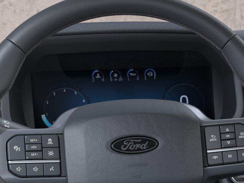 Vehicle photo 13