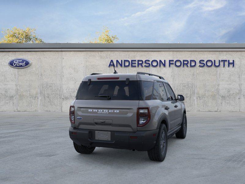 Vehicle photo 8