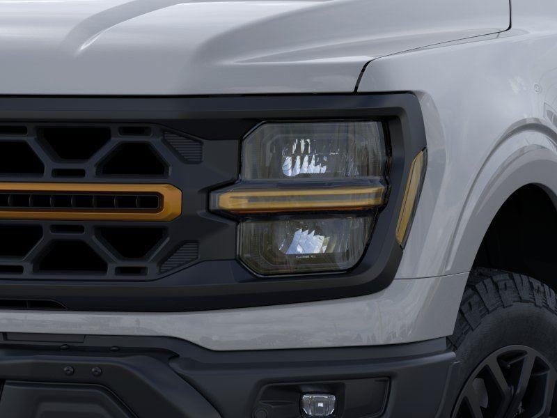 Vehicle photo 18