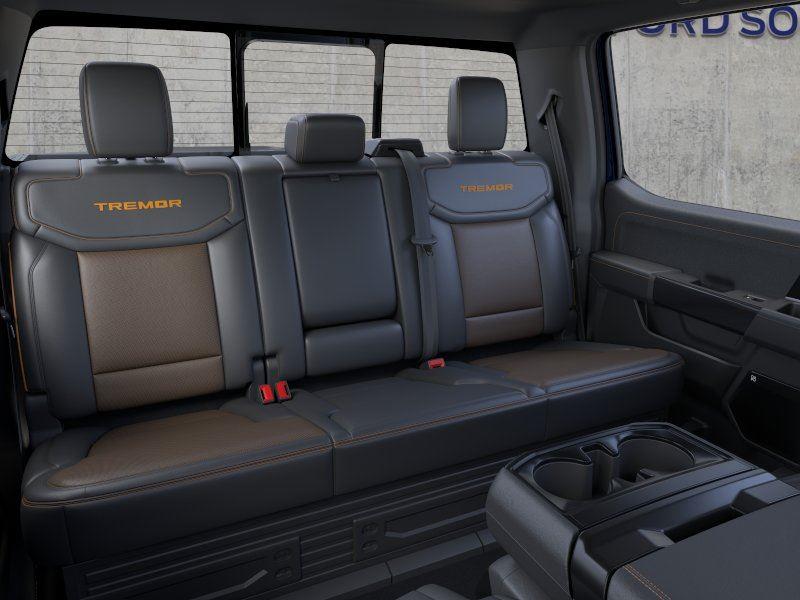 Vehicle photo 11