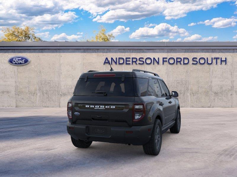 Vehicle photo 8