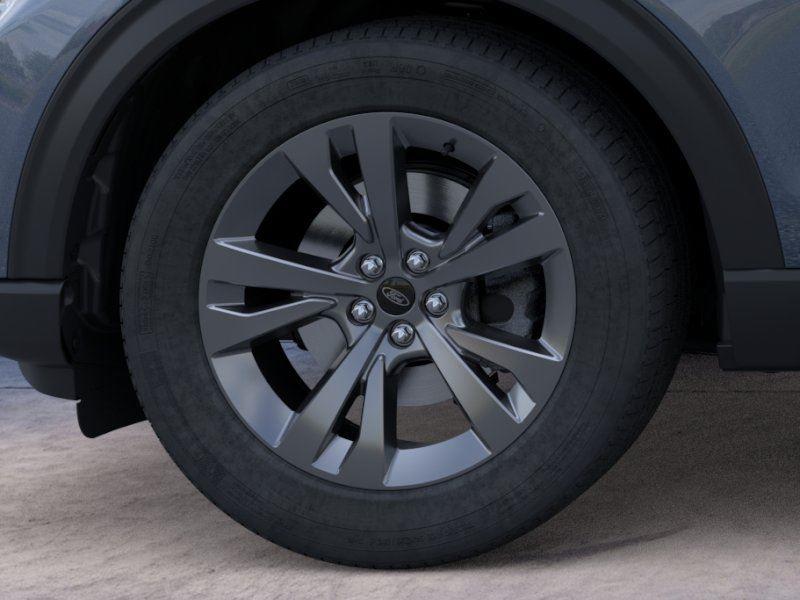 Vehicle photo 19