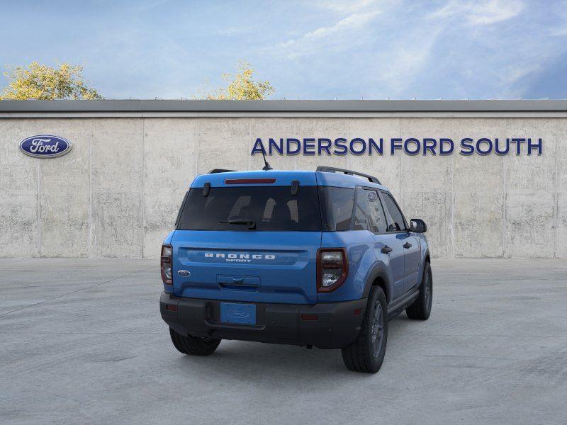 Vehicle photo 8