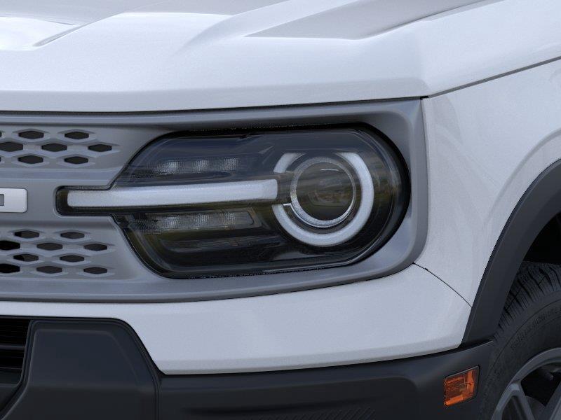 Vehicle photo 18