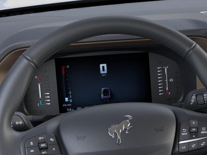 Vehicle photo 13