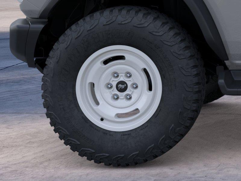 Vehicle photo 21