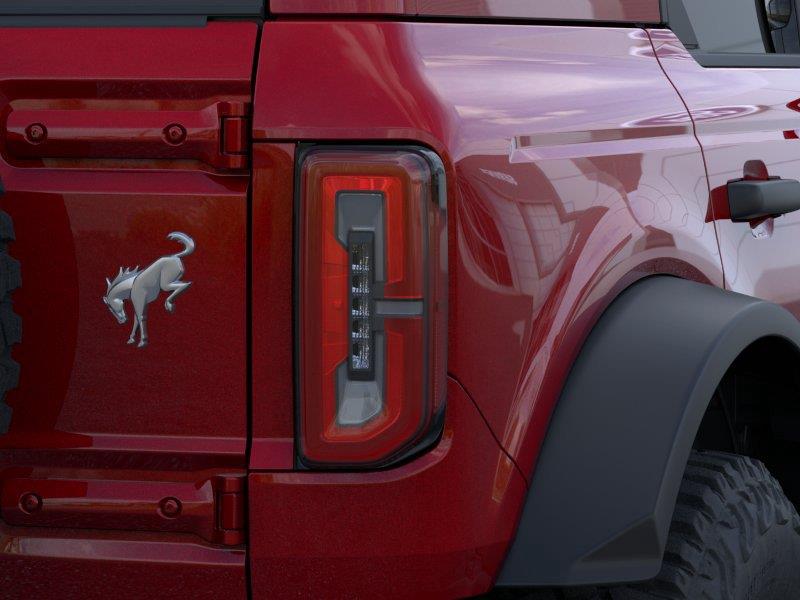 Vehicle photo 23