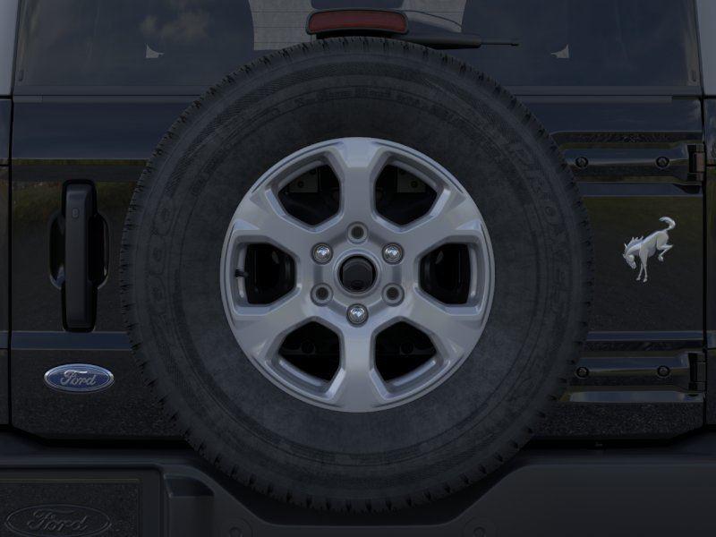 Vehicle photo 24