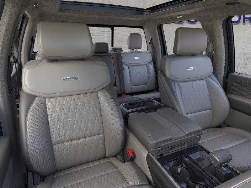 Vehicle photo 10