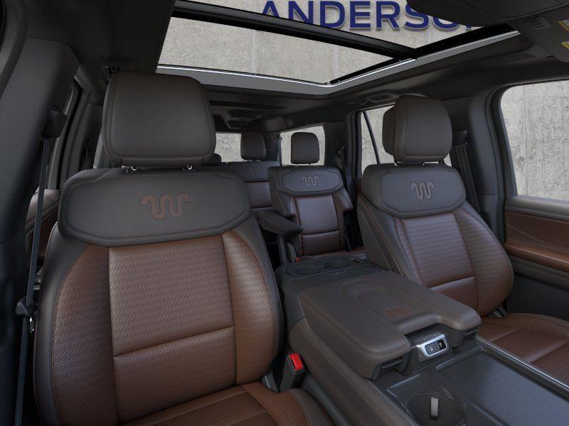 Vehicle photo 10