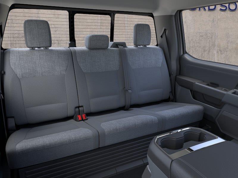Vehicle photo 11