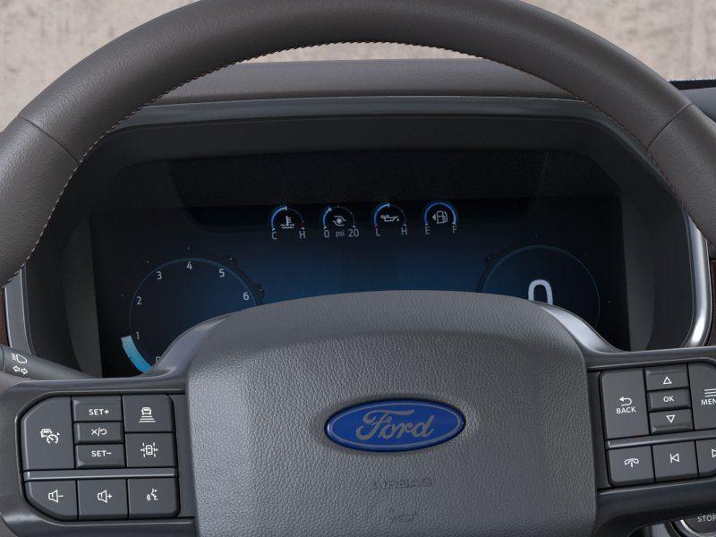 Vehicle photo 13