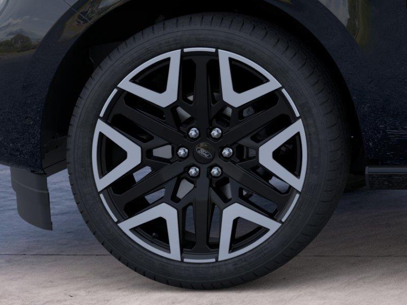 Vehicle photo 19