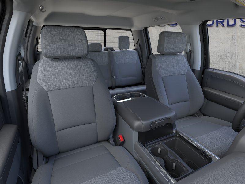 Vehicle photo 10