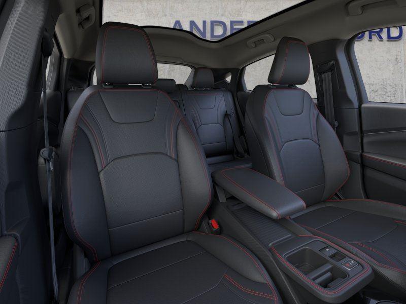 Vehicle photo 10