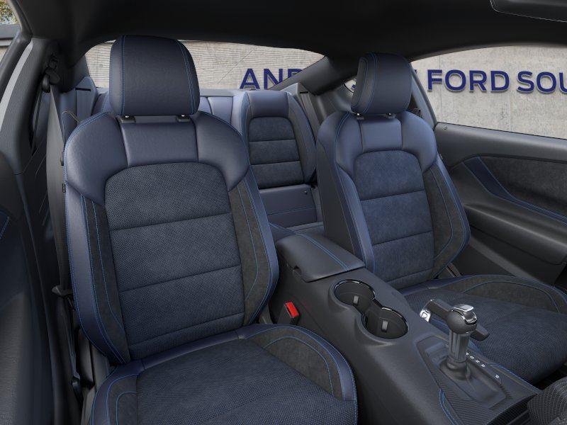 Vehicle photo 10