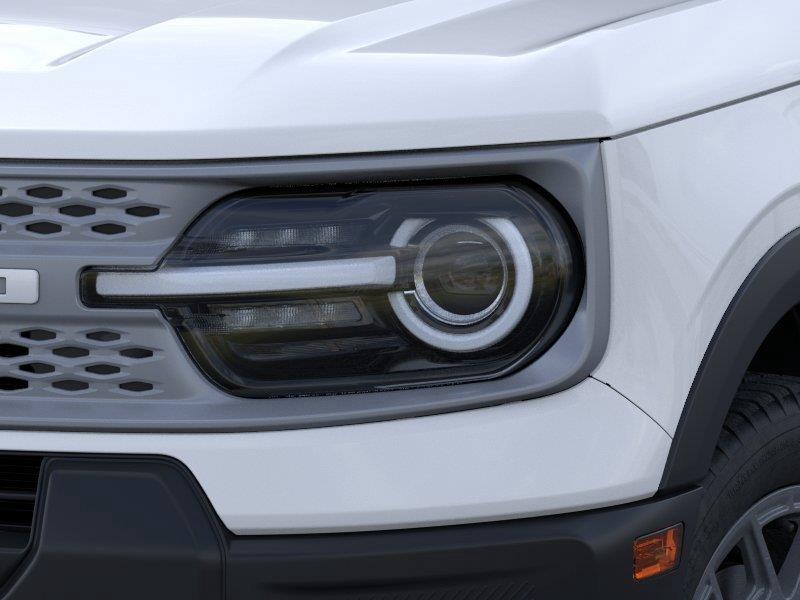 Vehicle photo 18