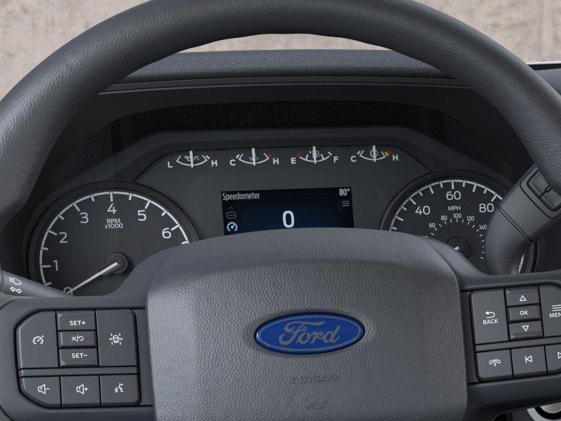 Vehicle photo 13