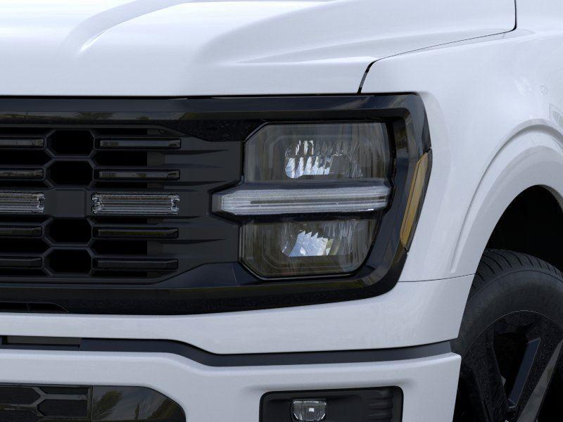 Vehicle photo 18