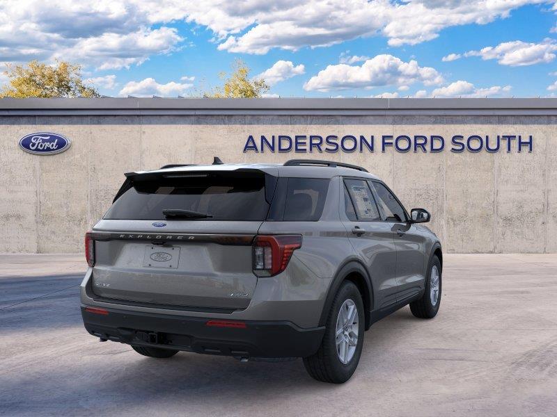 Vehicle photo 8