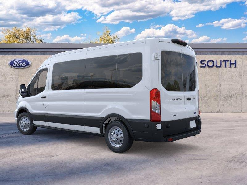 Vehicle photo 4