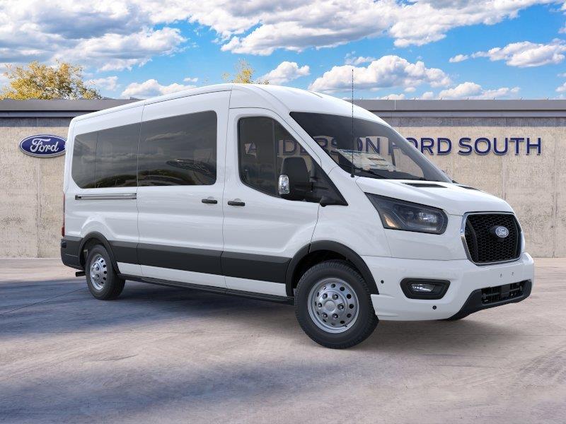 Vehicle photo 7