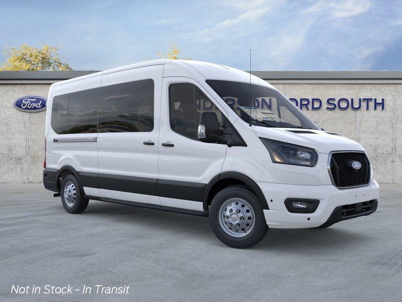 Vehicle photo 7