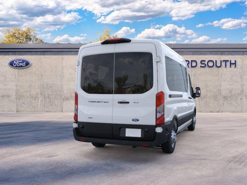 Vehicle photo 8
