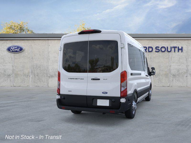Vehicle photo 8