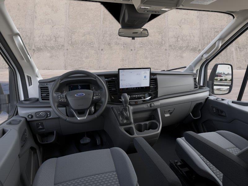 Vehicle photo 9