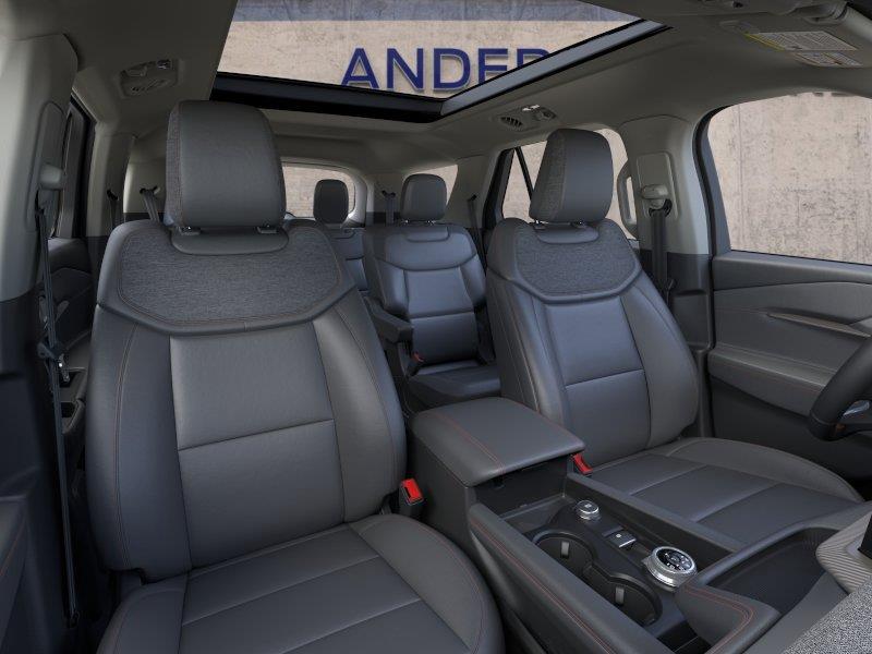 Vehicle photo 10