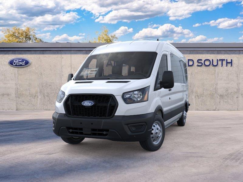 Vehicle photo 2