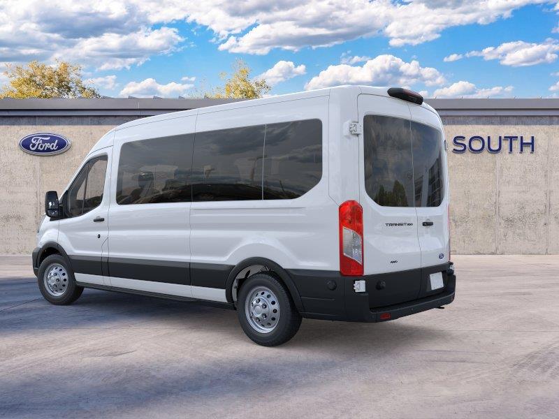 Vehicle photo 4