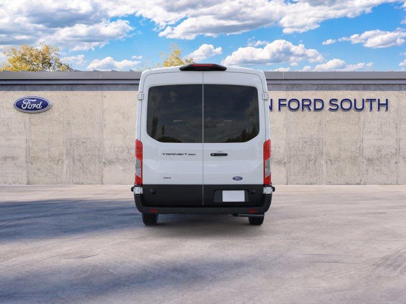 Vehicle photo 5