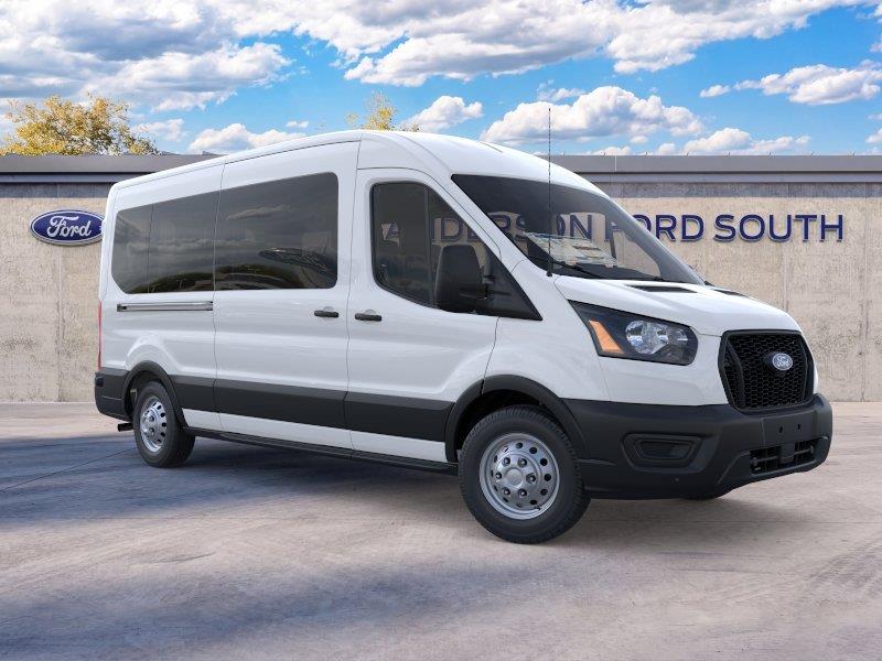 Vehicle photo 7