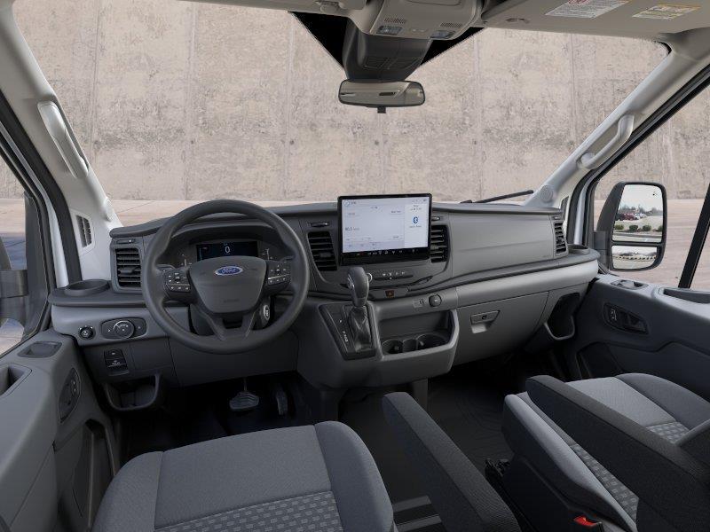 Vehicle photo 9