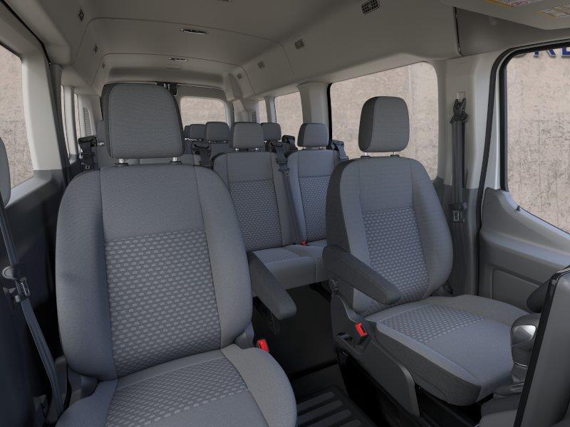 Vehicle photo 10